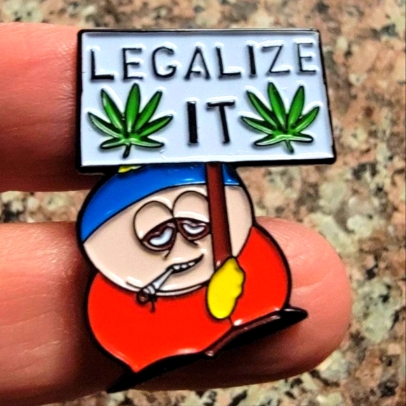 Eric Cartman "Legalize It" 420 Weed South Park Enamel Pin - Picture 1 of 3